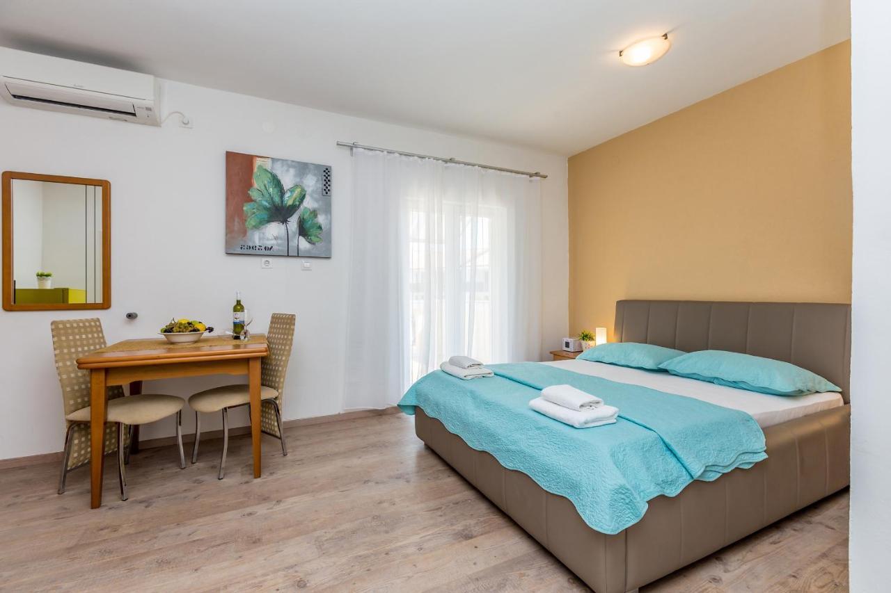 Guest House Antonella Malinska Kültér fotó