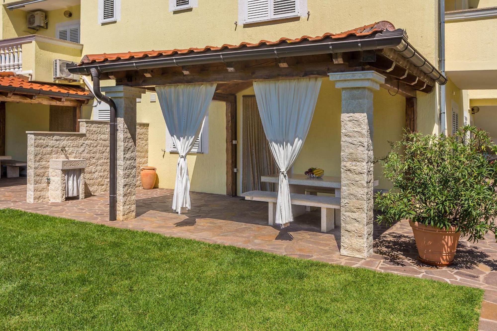 Guest House Antonella Malinska Kültér fotó