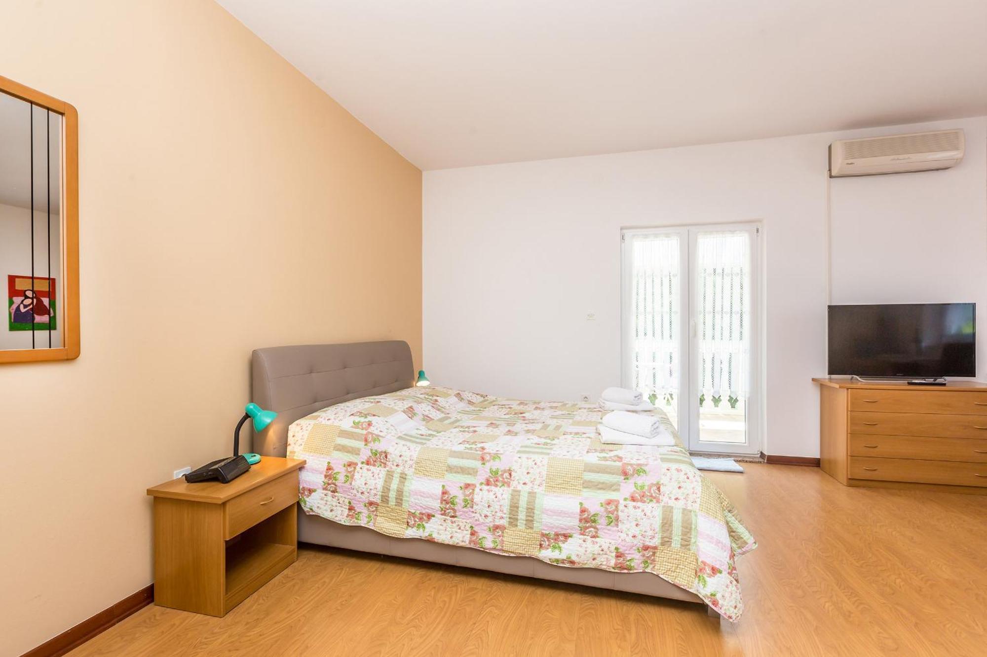 Guest House Antonella Malinska Kültér fotó